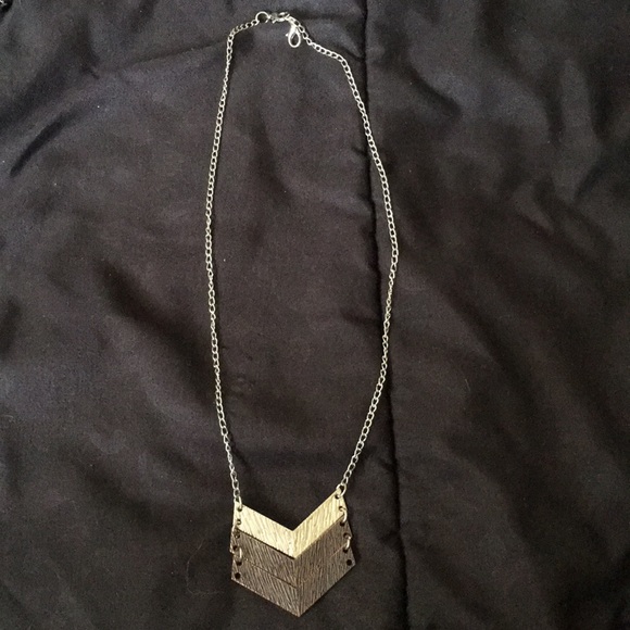 Necklace - Picture 1 of 1